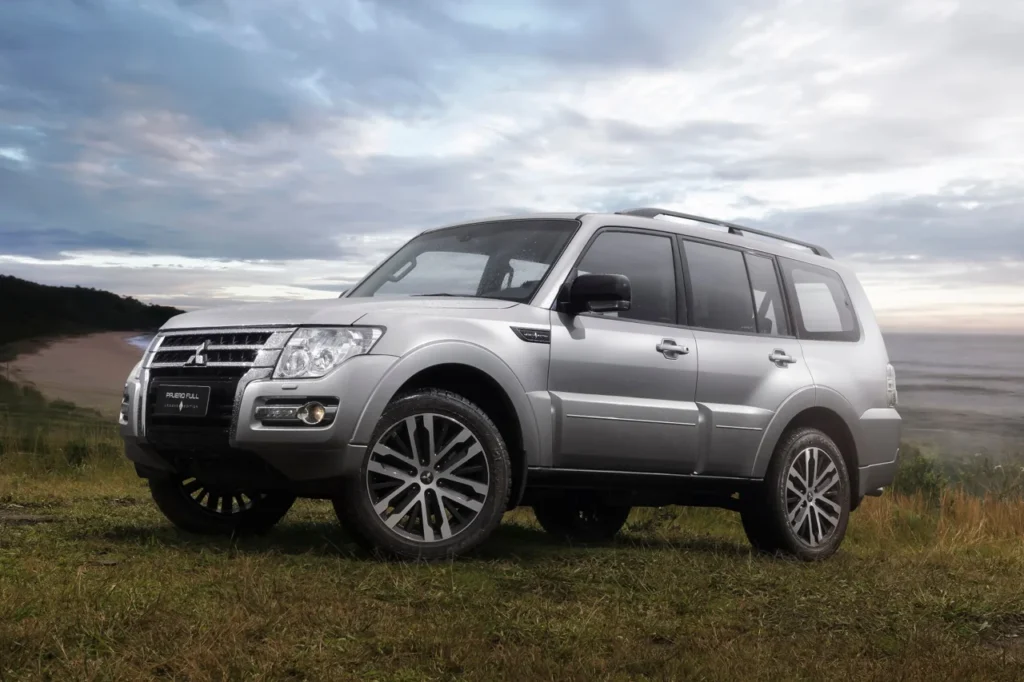 Mitsubishi Pajero Full