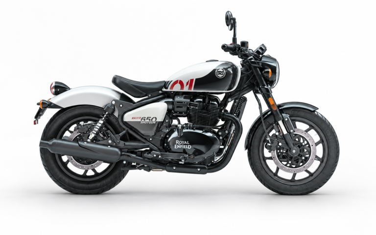 Royal Enfield Shotgun 650 em fundo de estúdio claro