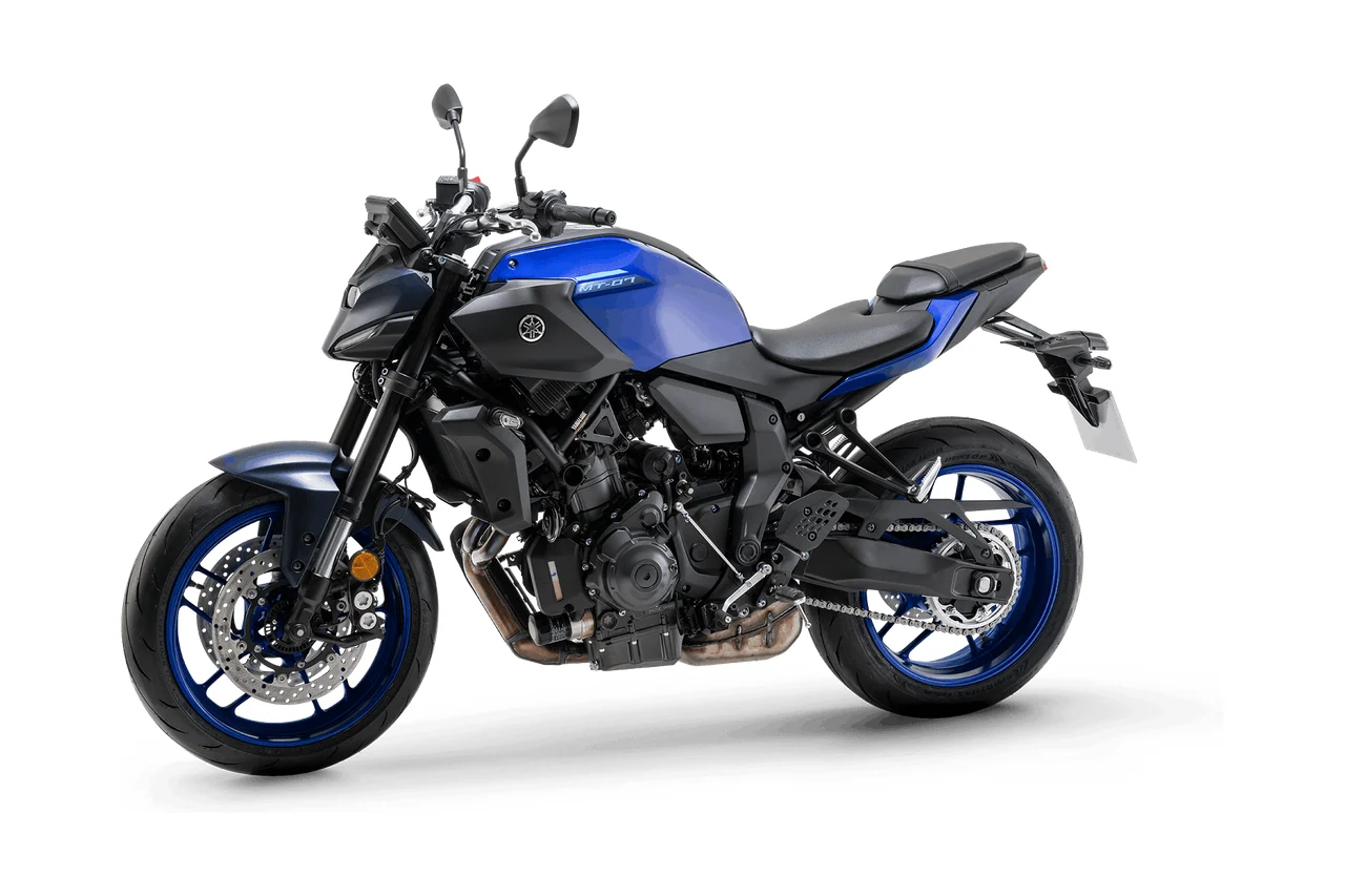 Yamaha MT-07 azul e preta, naked vista em três quartos de frente
