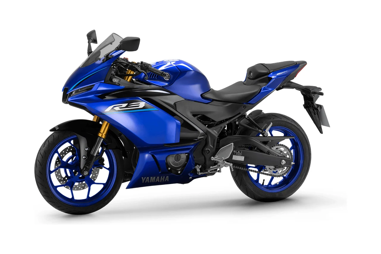 Yamaha R3 azul, moto esportiva vista em três quartos de frente