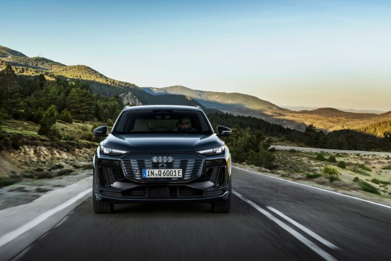 Audi Q6 em foto oficial de divulgação