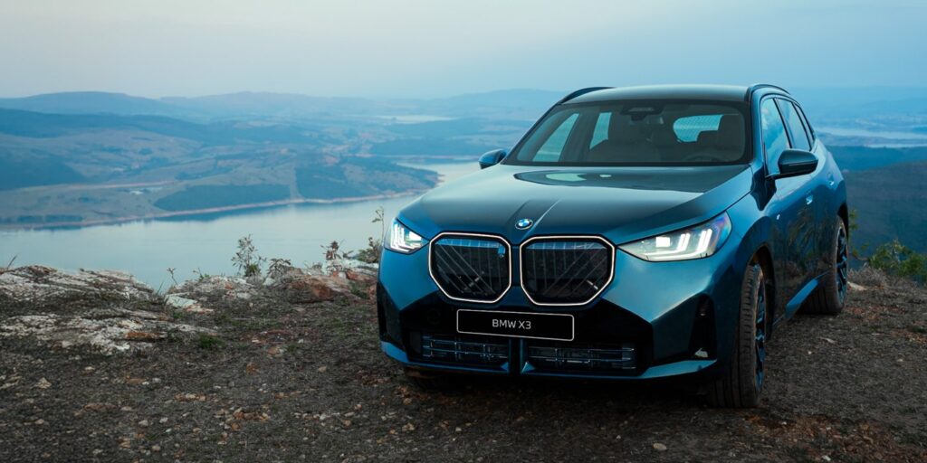 BMW X3 em foto oficial de divulgação