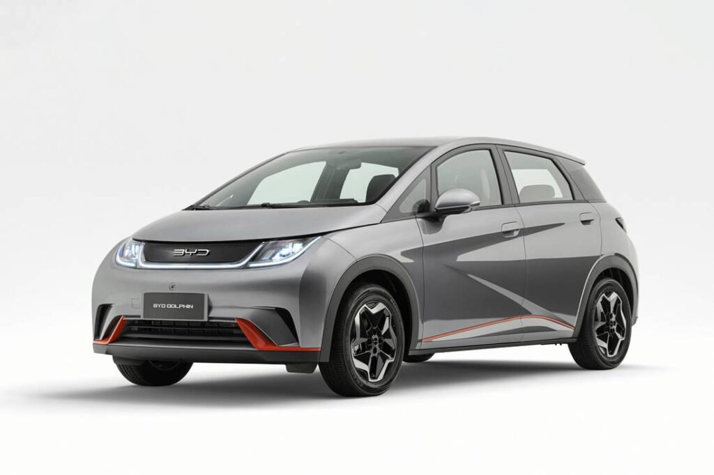 BYD Dolphin em foto oficial de divulgação