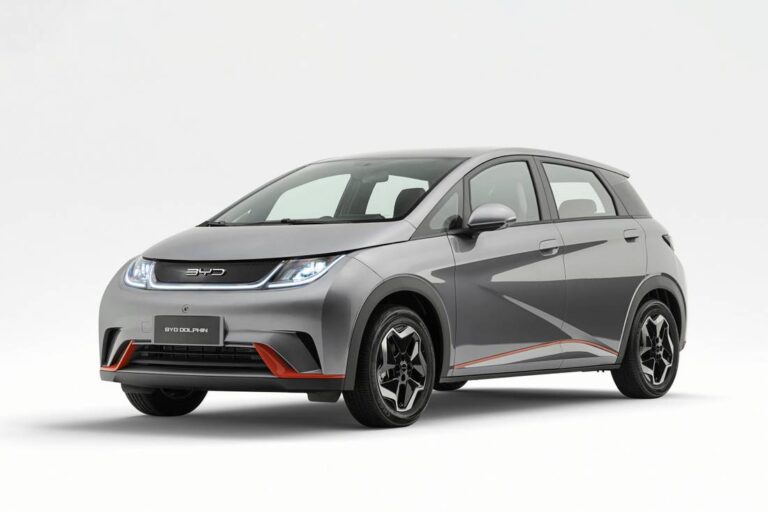 BYD Dolphin em foto oficial de divulgação
