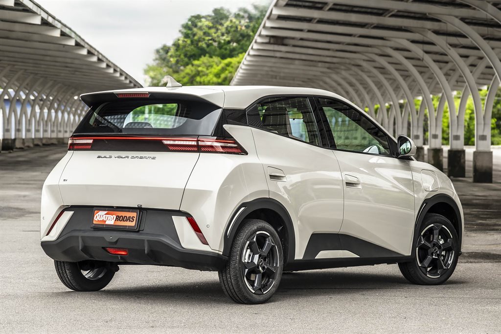 BYD Dolphin Mini em foto oficial de divulgação