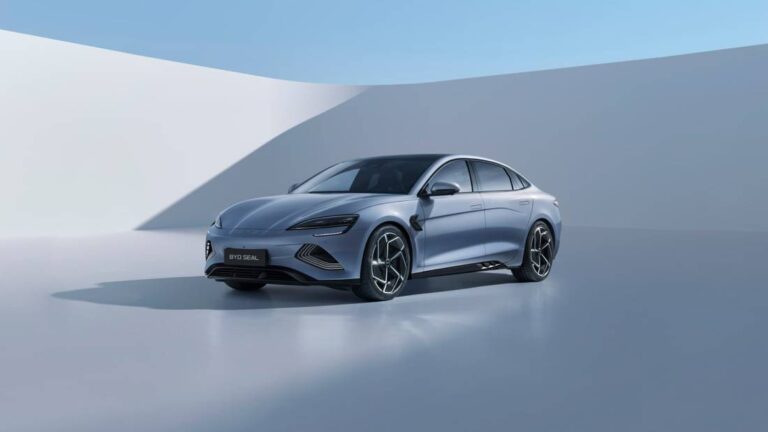 BYD Seal em foto oficial de divulgação