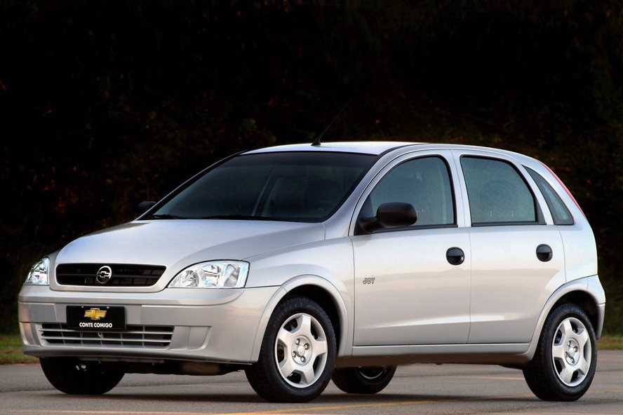 Chevrolet Corsa em foto de divulgação