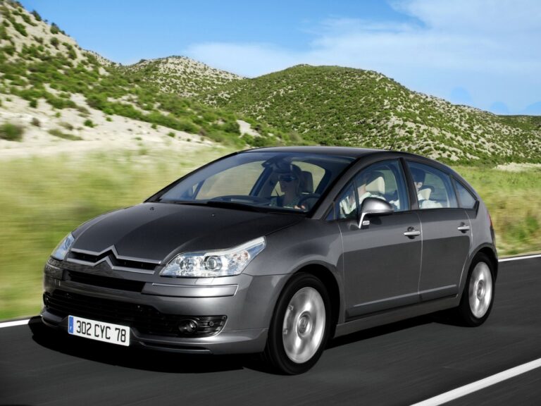 Citroën C4 de cinco portas em foto oficial de divulgação