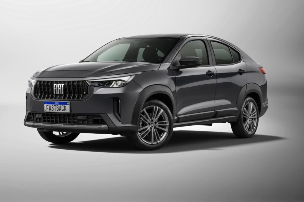 Fiat Fastback em foto oficial de divulgação