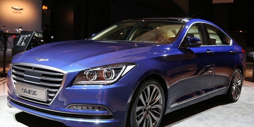 Hyundai Genesis – vista 3/4 dianteira