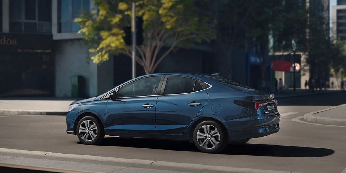 Hyundai HB20S – vista 3/4 dianteira